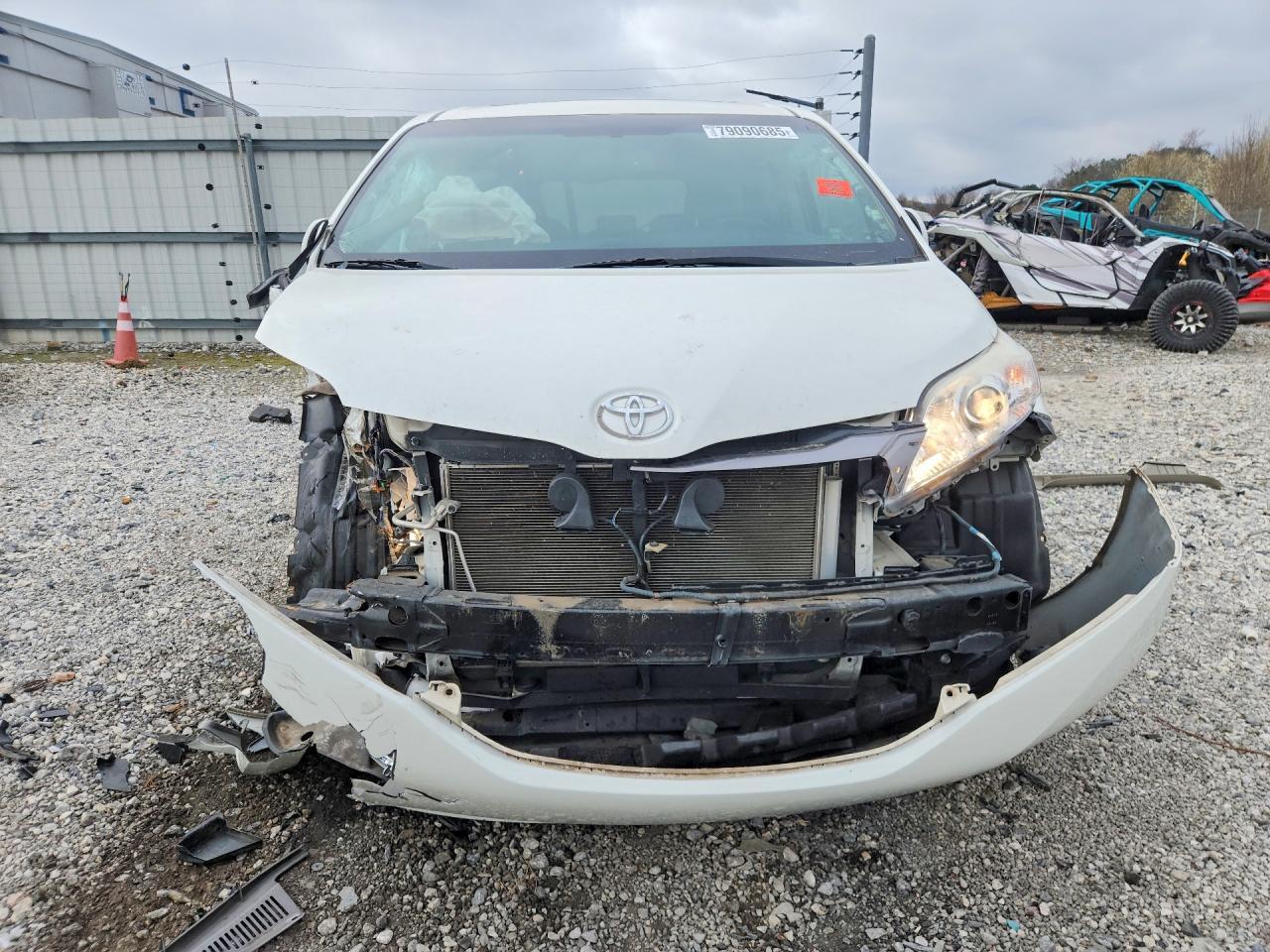 2015 Toyota Sienna Xle 8-Passenger - Фото 5