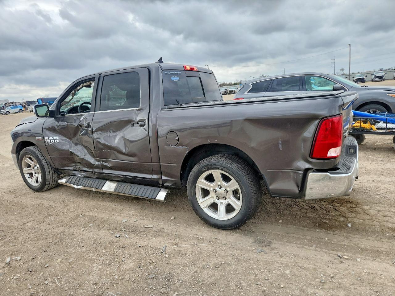 2019 Ram 1500 Classic Slt - Image 2