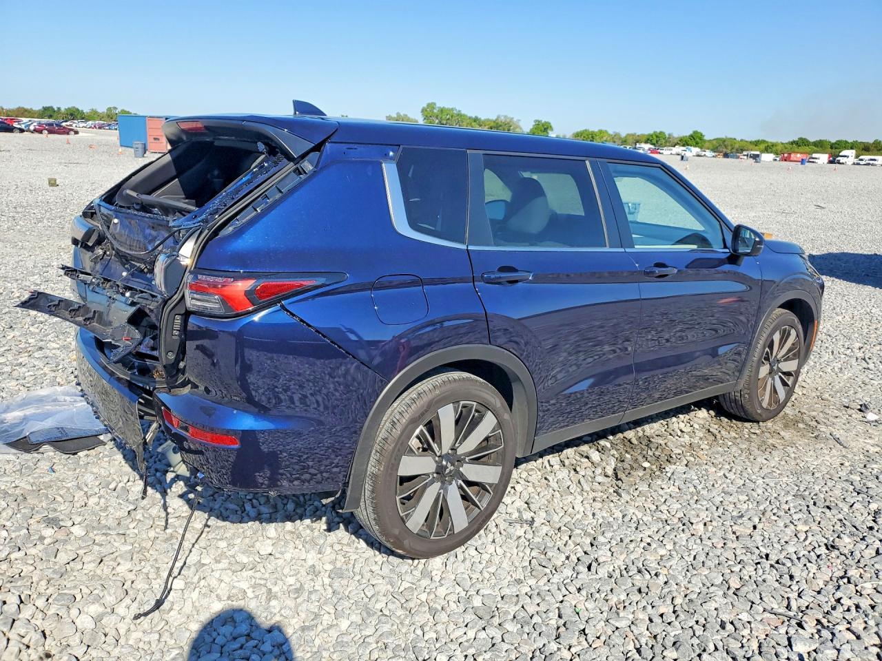 2025 Mitsubishi Outlander Se - Фото 3