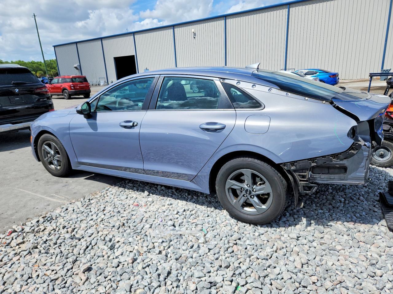 2022 Kia K5 Lx - Фото 2