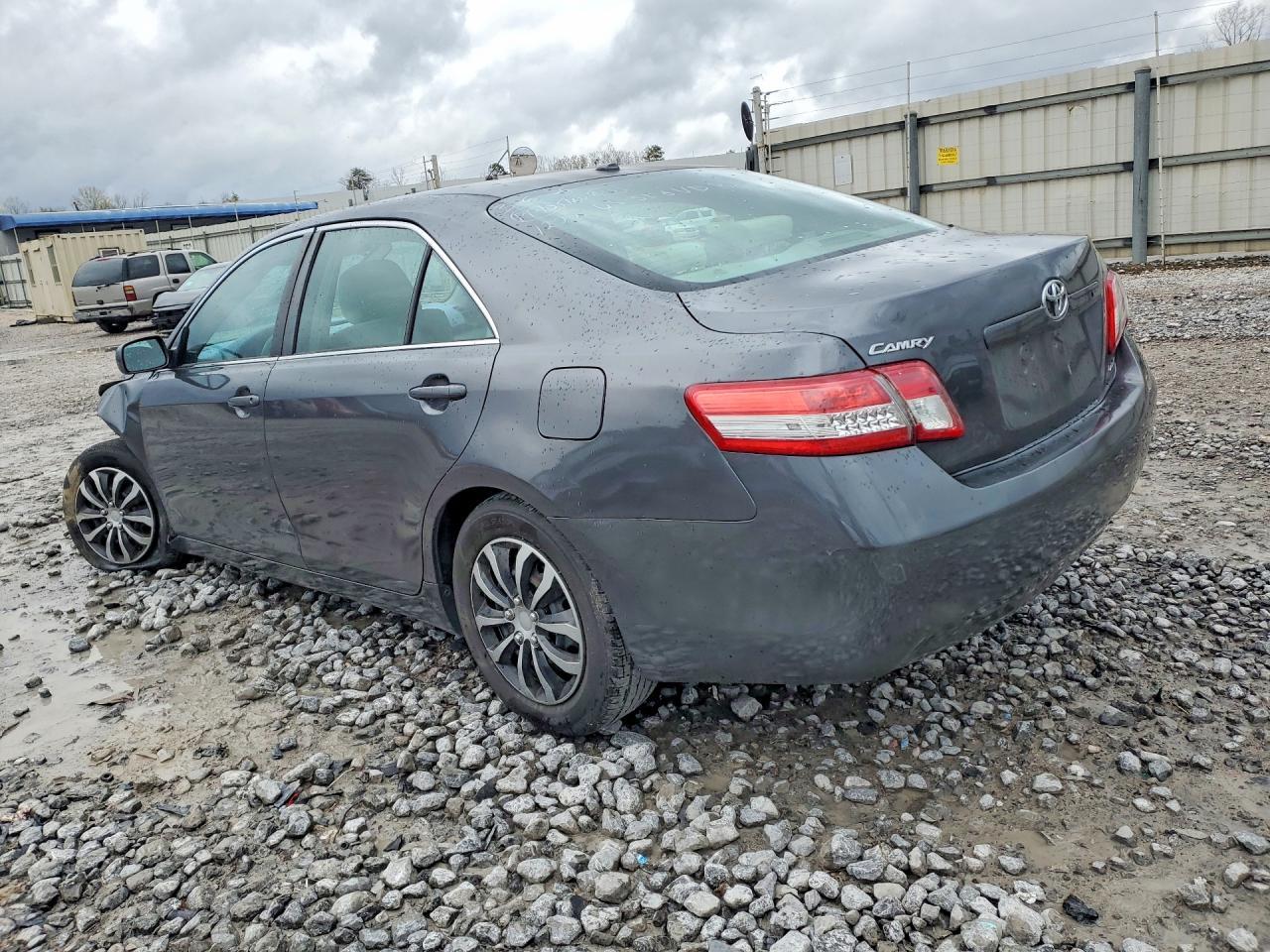 2011 Toyota Camry Le - Image 2