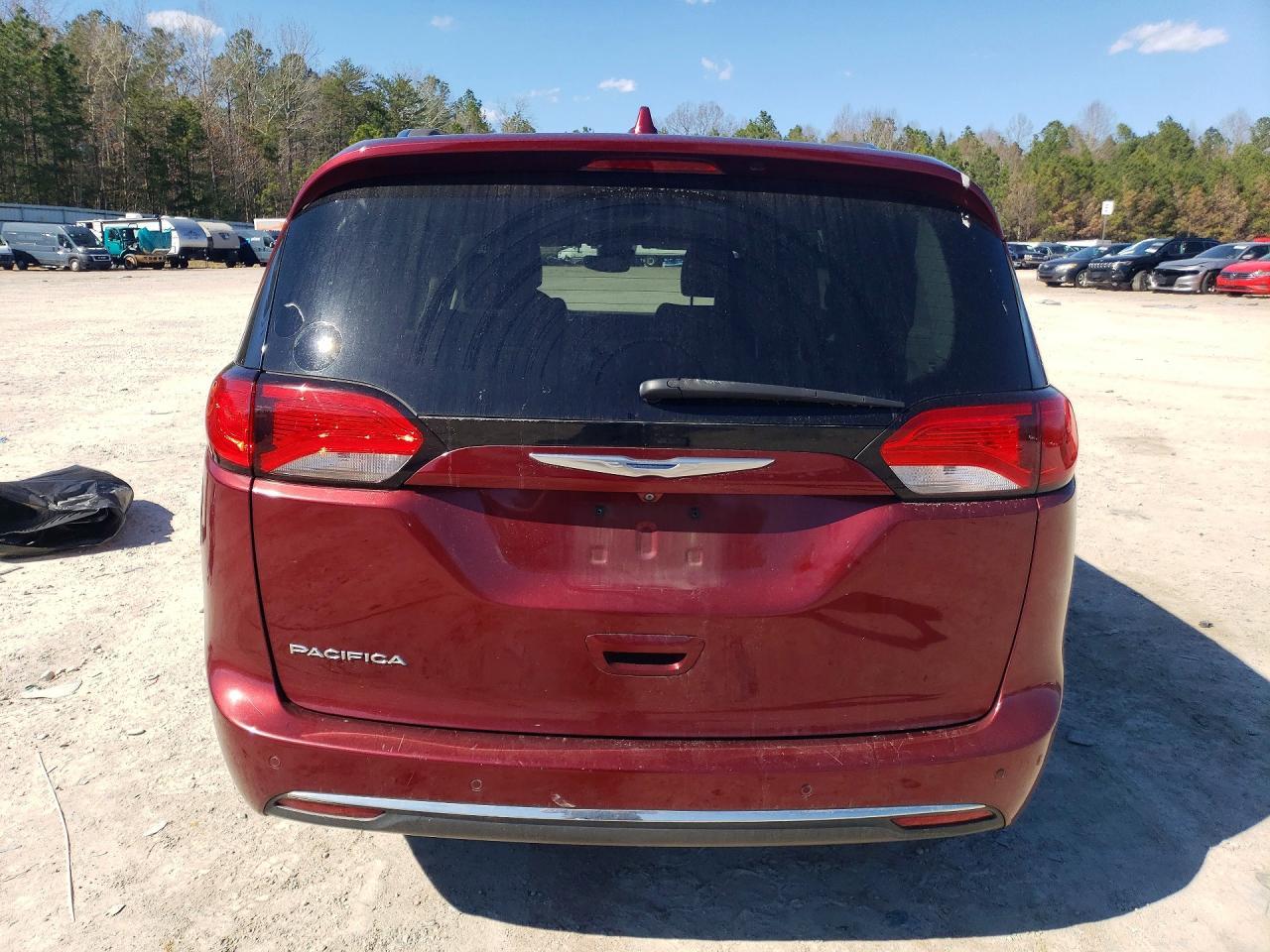 2018 Chrysler Pacifica Touring L - Фото 6