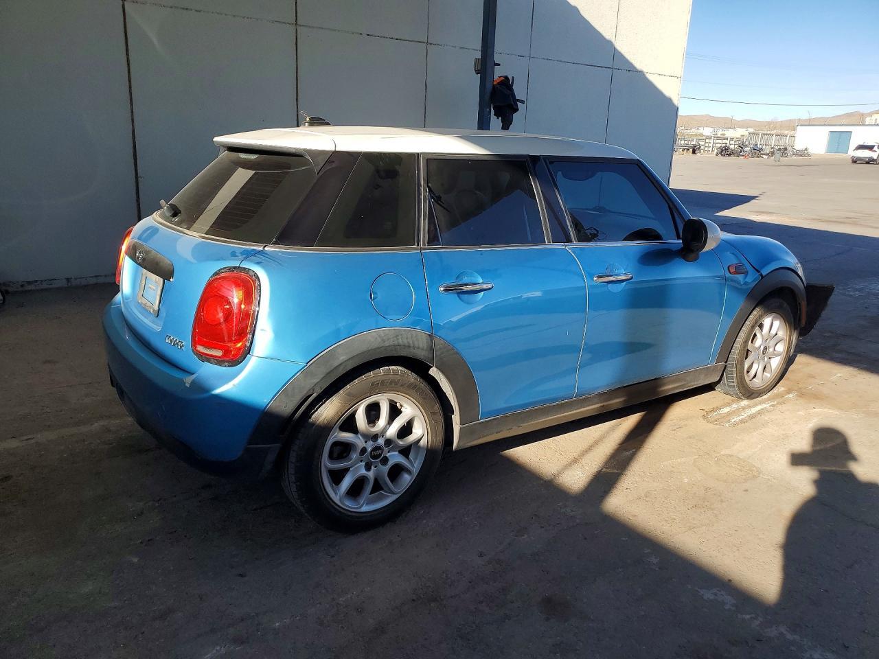 2017 Mini Cooper - Image 3