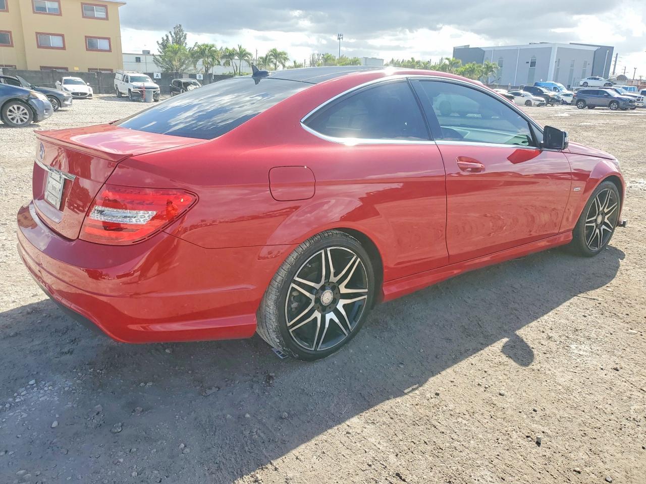2014 Mercedes-Benz C 250 - Фото 3