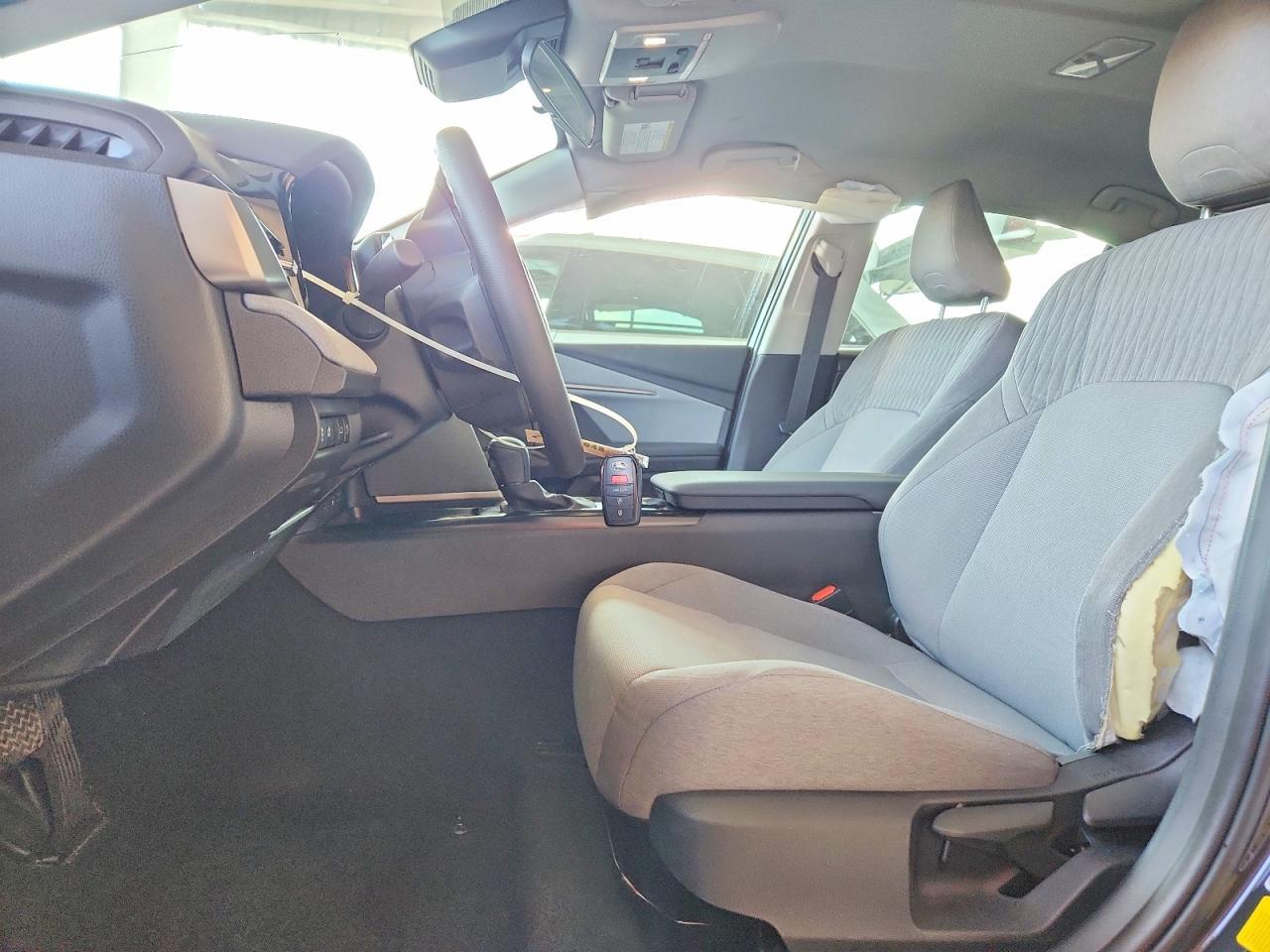 2025 Toyota Camry Le - Фото 7