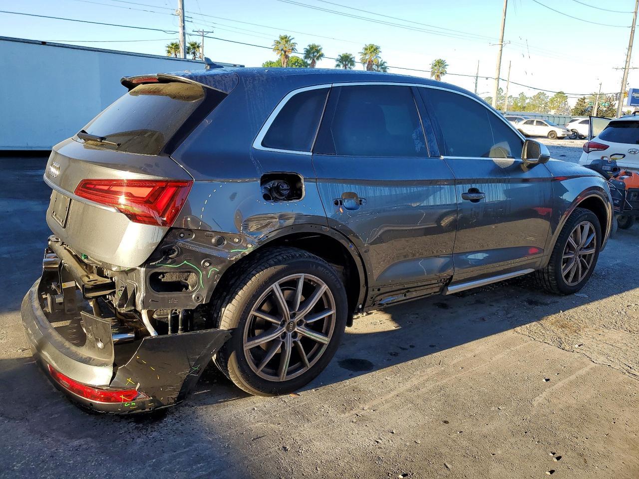 2023 Audi Sq5 Premium Plus - Image 3