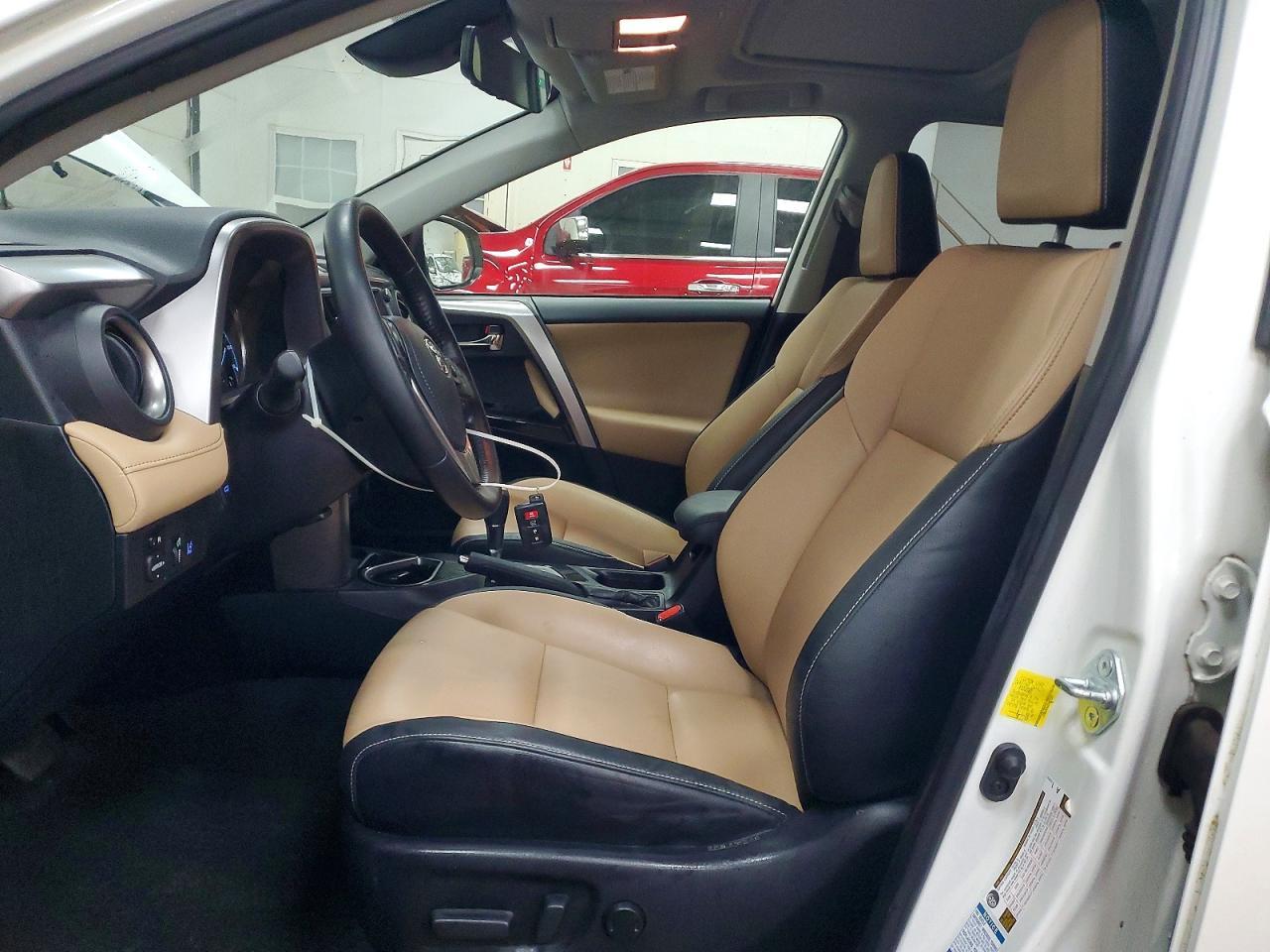 2016 Toyota Rav4 Hybrid Limited - Image 7