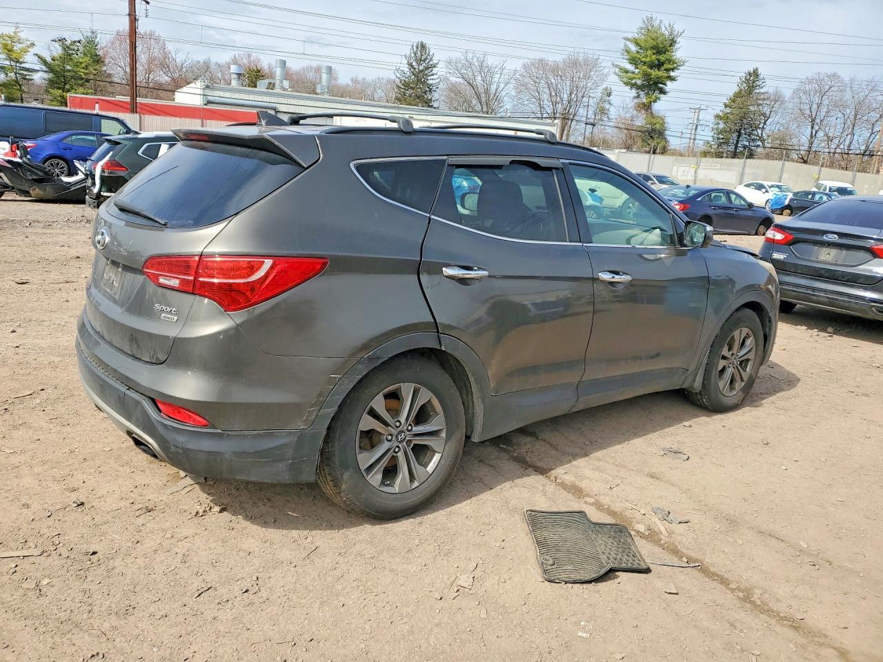 2013 Hyundai Santa Fe Sport 2.4L - Image 3