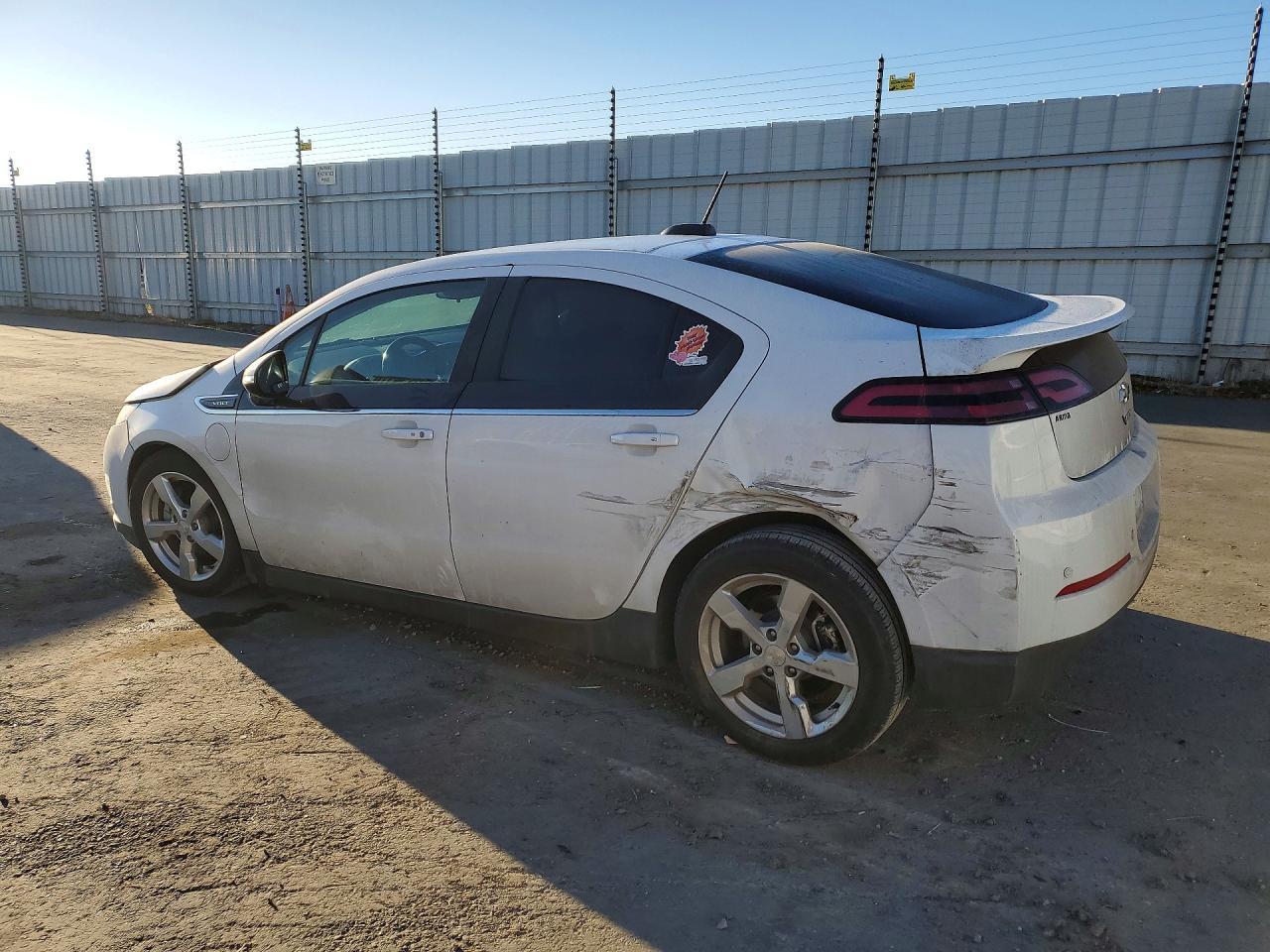 2015 Chev Volt - Image 2
