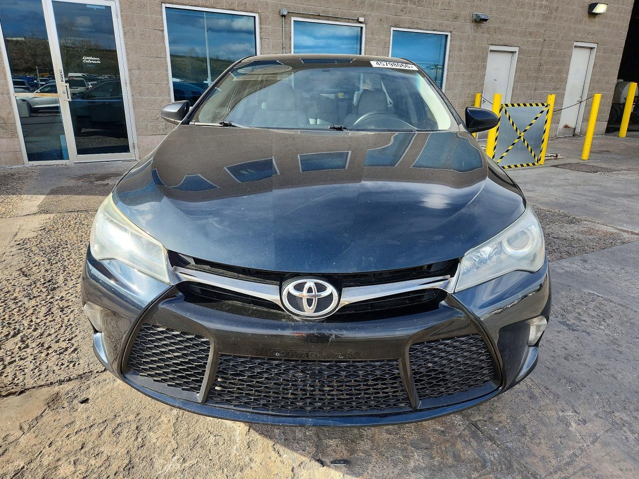 2016 Toyota Camry Se - Image 5