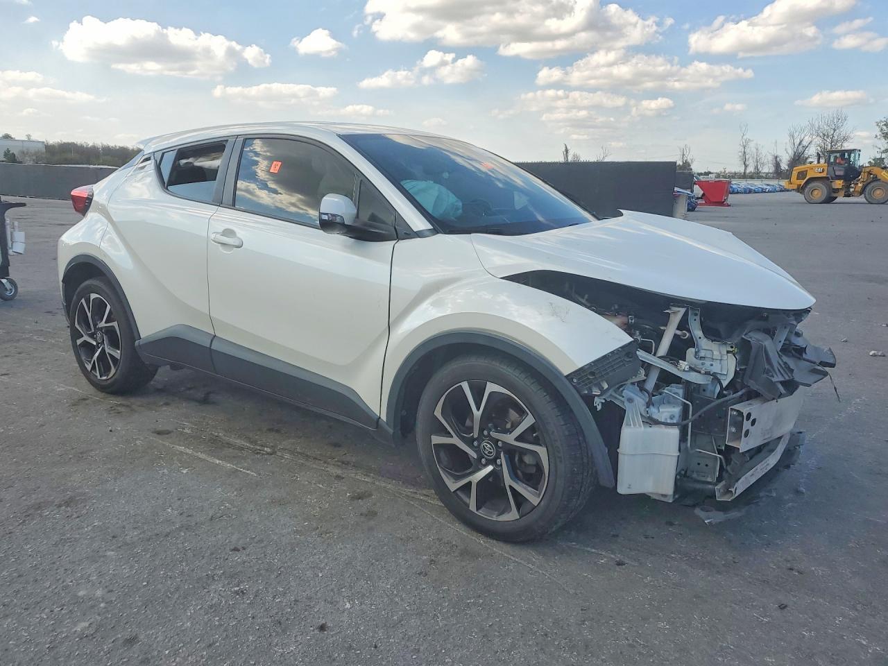 2020 Toyota C-Hr Xle - Image 4