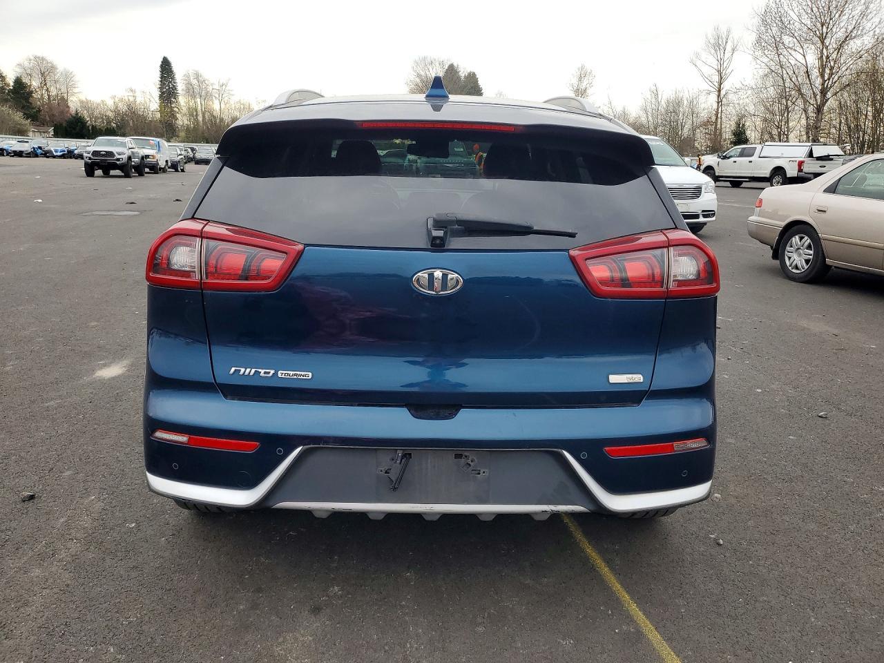 2017 Kia Niro Touring - Image 6