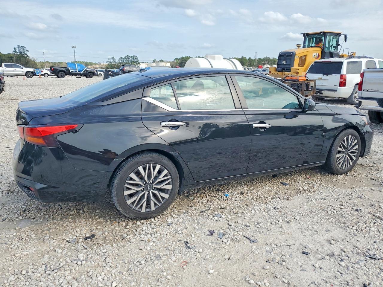2023 Nissan Altima 2.5 Sv - Image 3