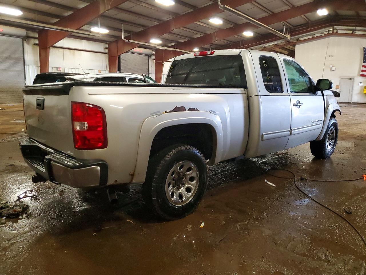 2011 Chevrolet Silverado K1500 Ls - Image 3