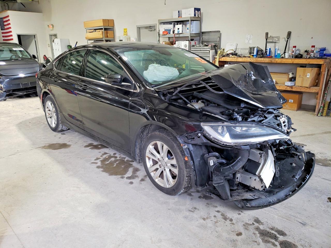 2015 Chrysler 200 Limited - Фото 4