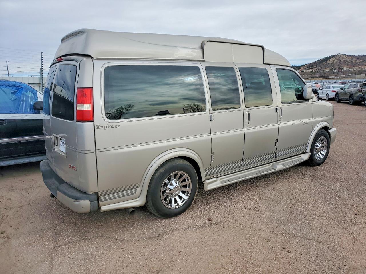 2009 GMC Savana G1500 - Фото 3