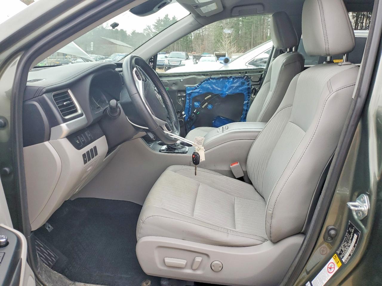 2018 Toyota Highlander Le Plus - Фото 7