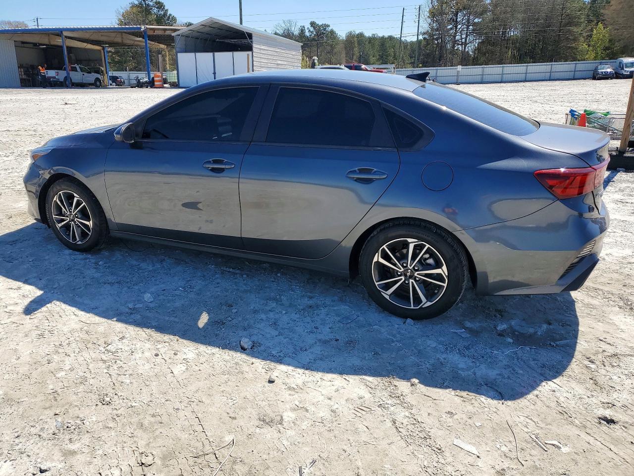 2022 Kia Forte Fe - Фото 2