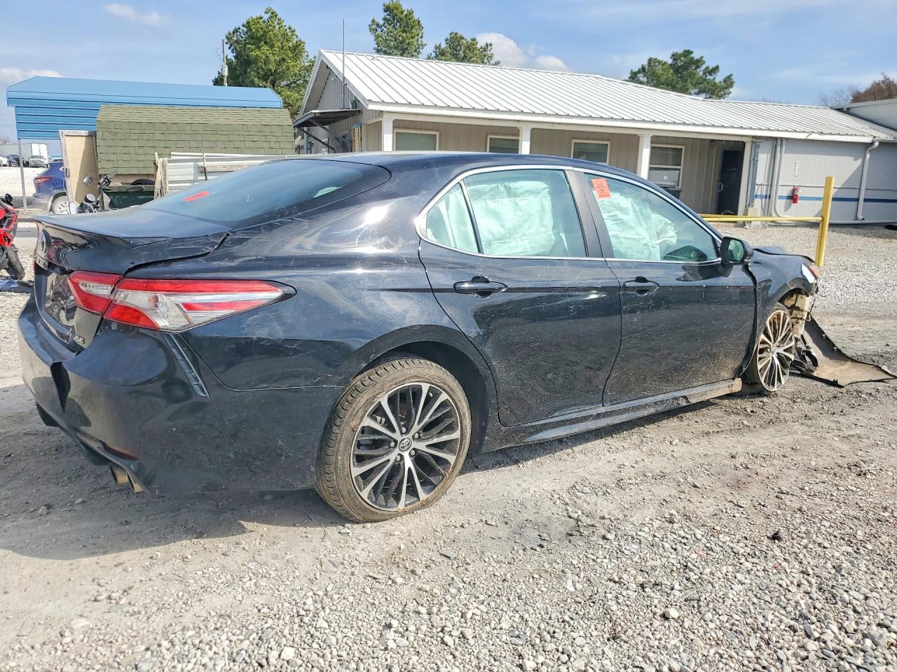 2018 Toyota Camry Se - Фото 3