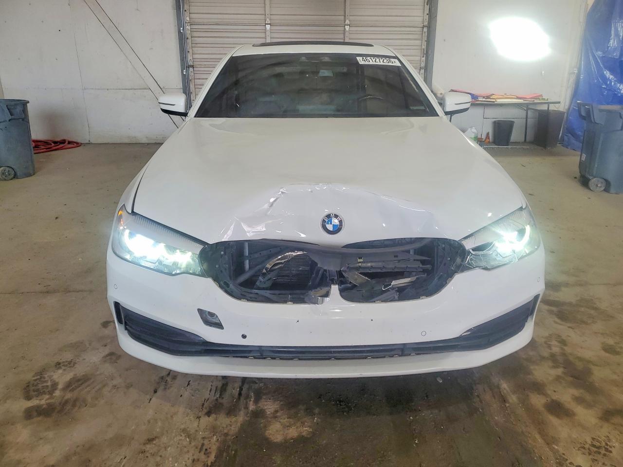 2019 BMW 530 I - Image 5
