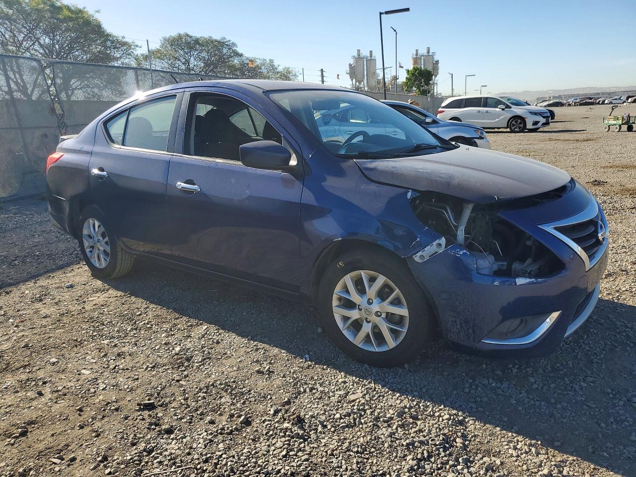 2018 Nissan Versa Sv - Фото 4