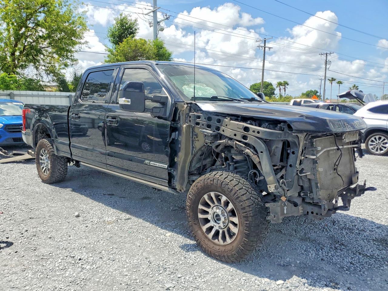 2022 Ford F250 Super Duty - Image 4