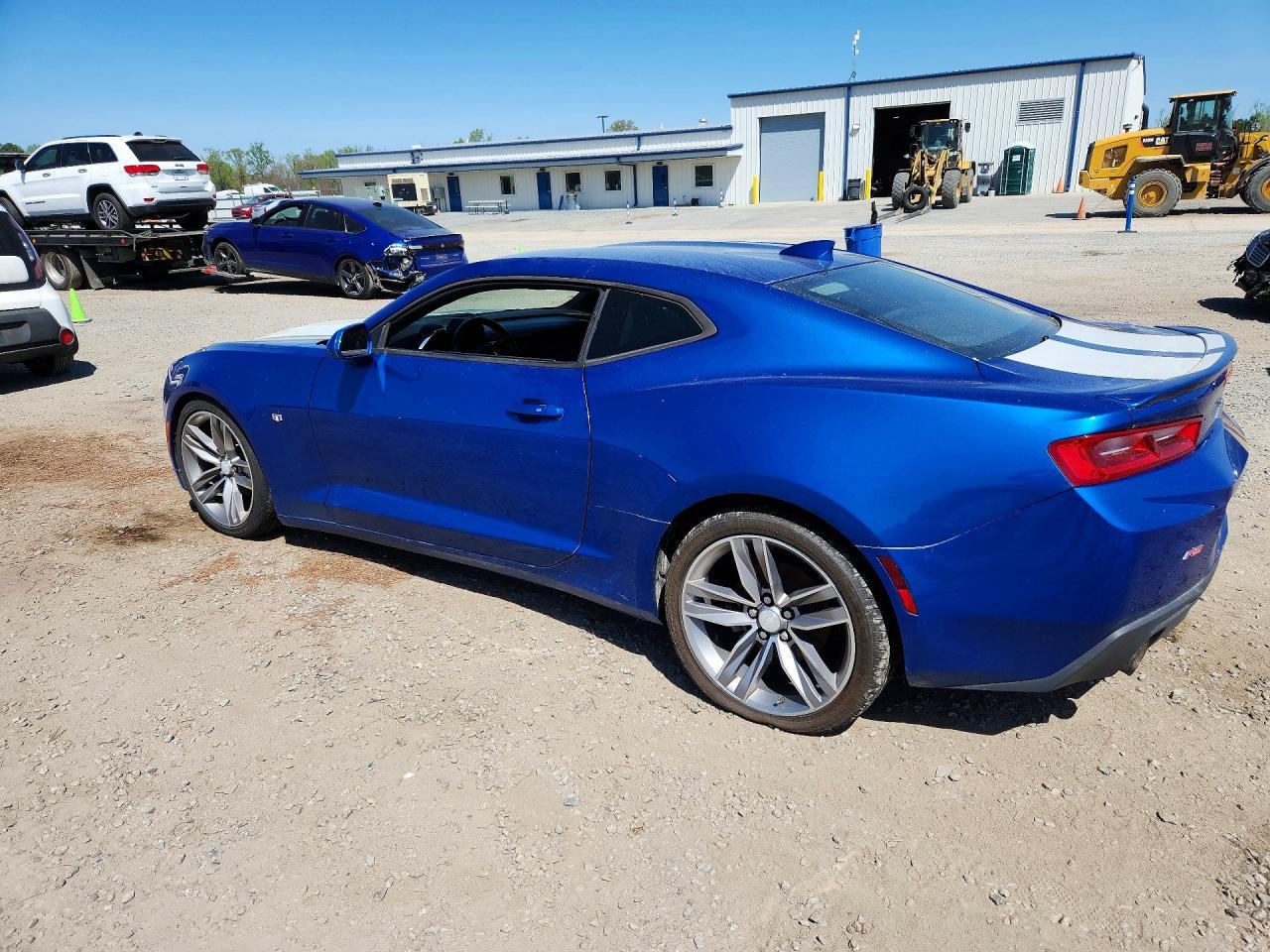 2017 Chevrolet Camaro Lt - Image 2