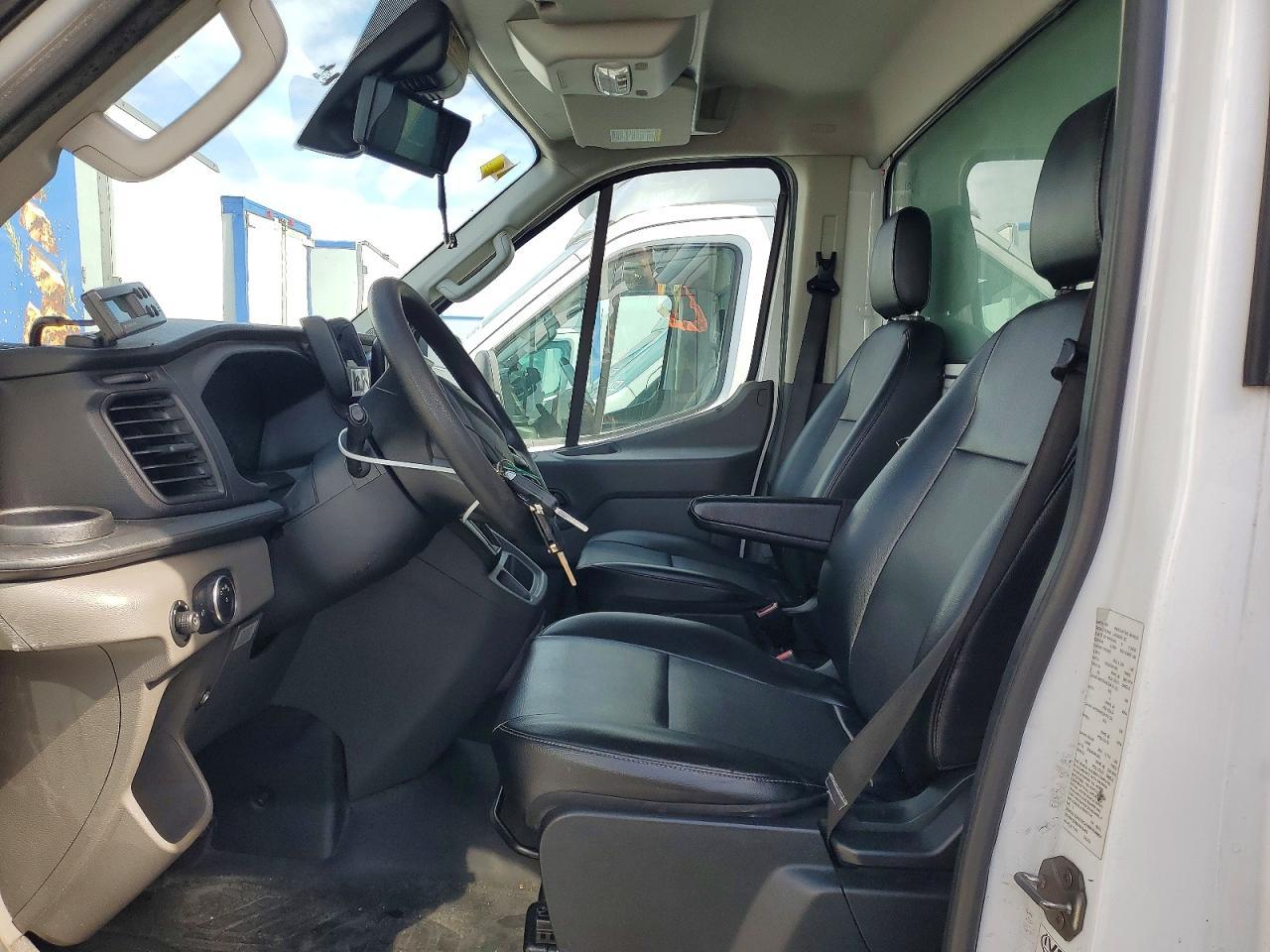 2020 Ford Transit Delivery Truck - Фото 7