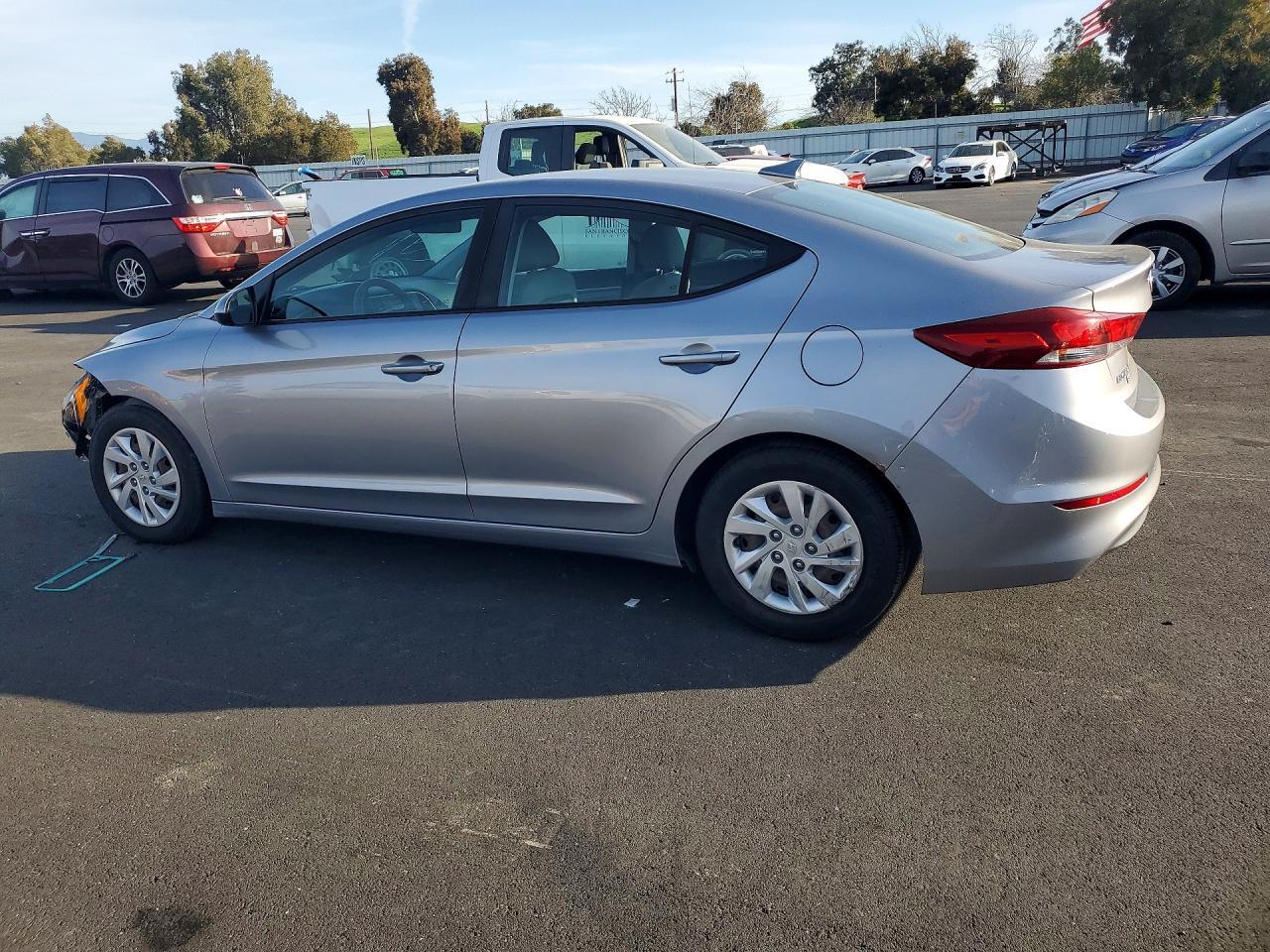 2017 Hyundai Elantra Se - Image 2