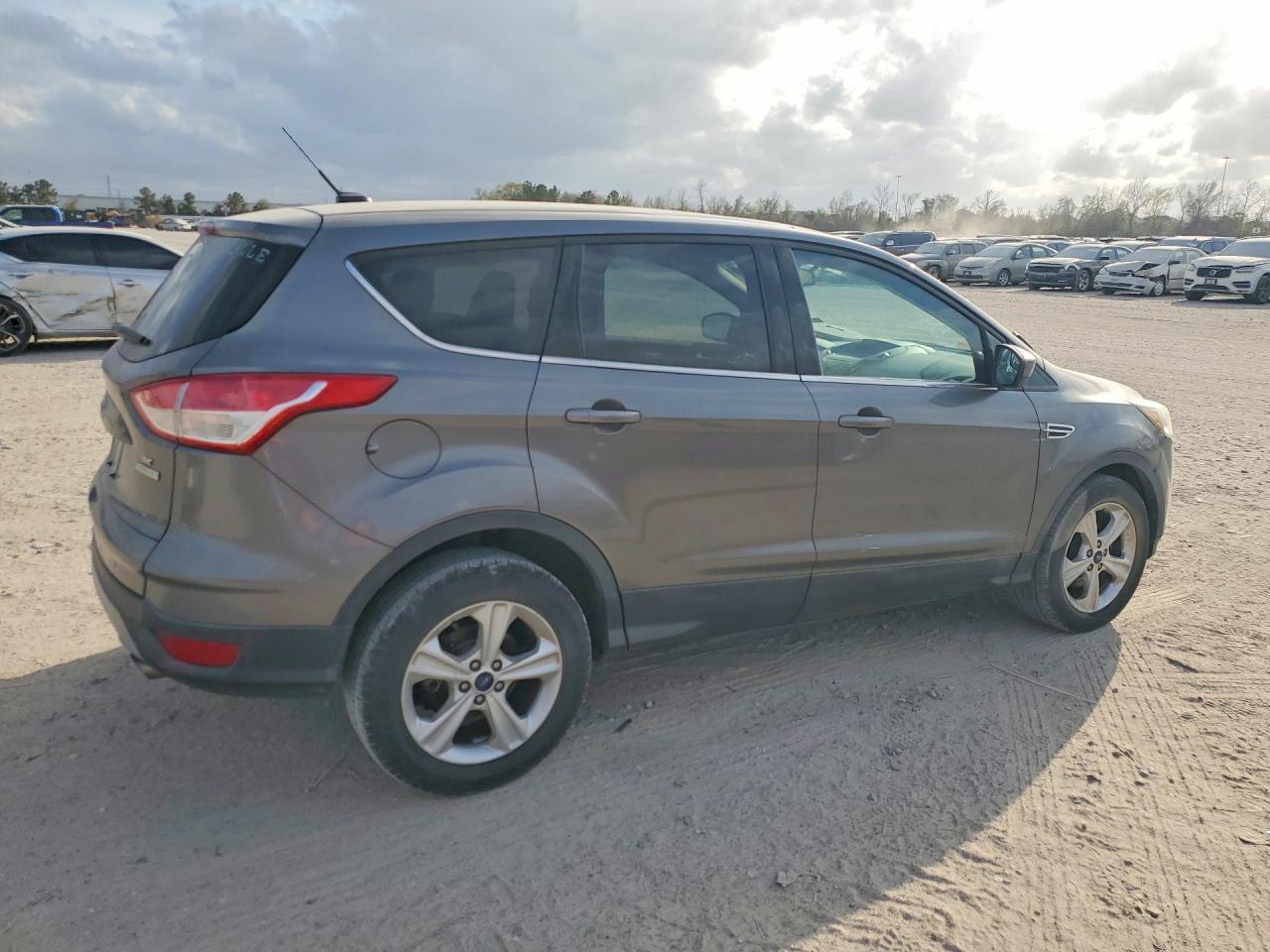 2014 Ford Escape Se - Image 3