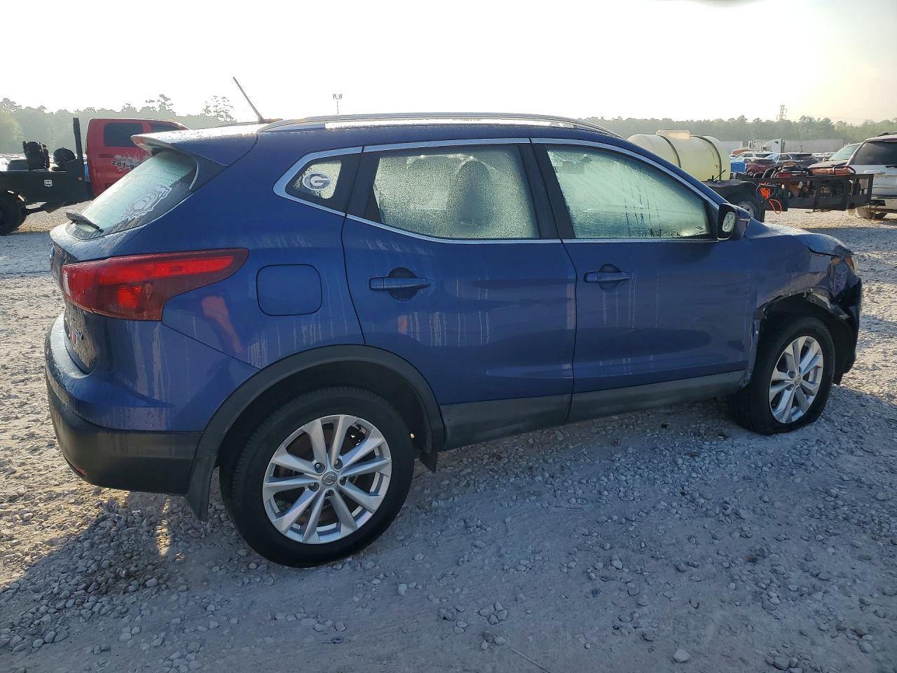 2017 Nissan Rogue Sport Sv - Image 3