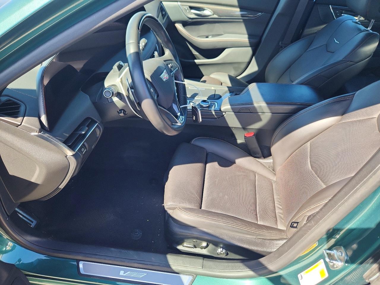 2025 Cadillac Ct5-V - Фото 7