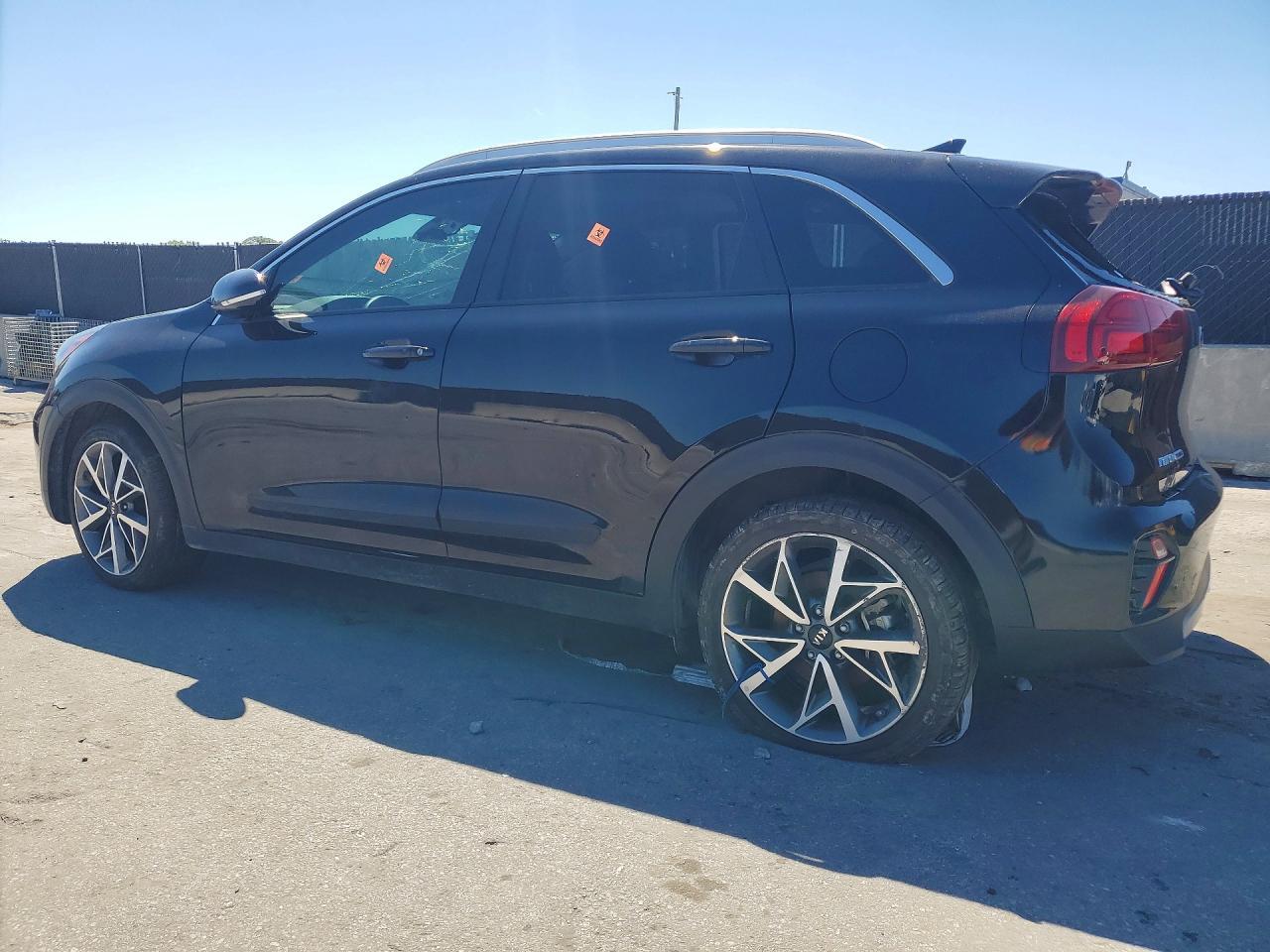 2021 Kia Niro Touring - Фото 2