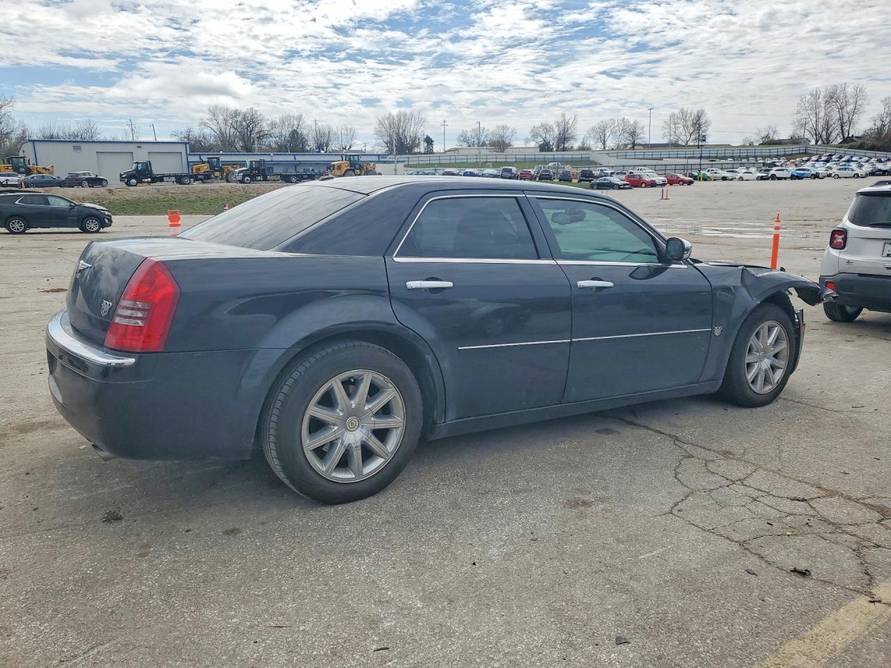 2007 Chrysler 300C - Image 3