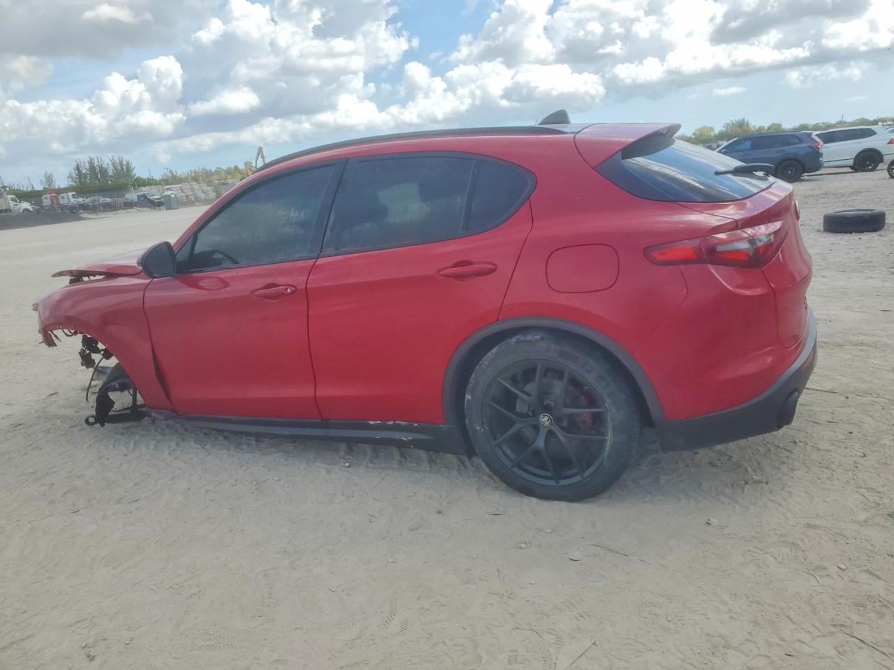 2020 Alfa Romeo Stelvio - Фото 2