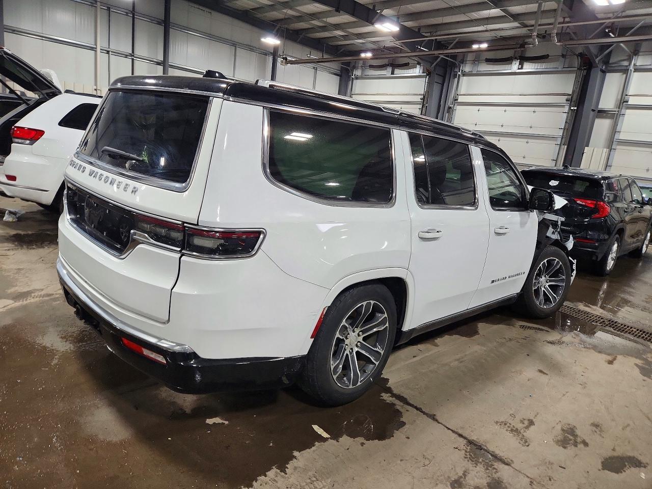 2023 Jeep Grand Wagoneer Series I - Фото 3