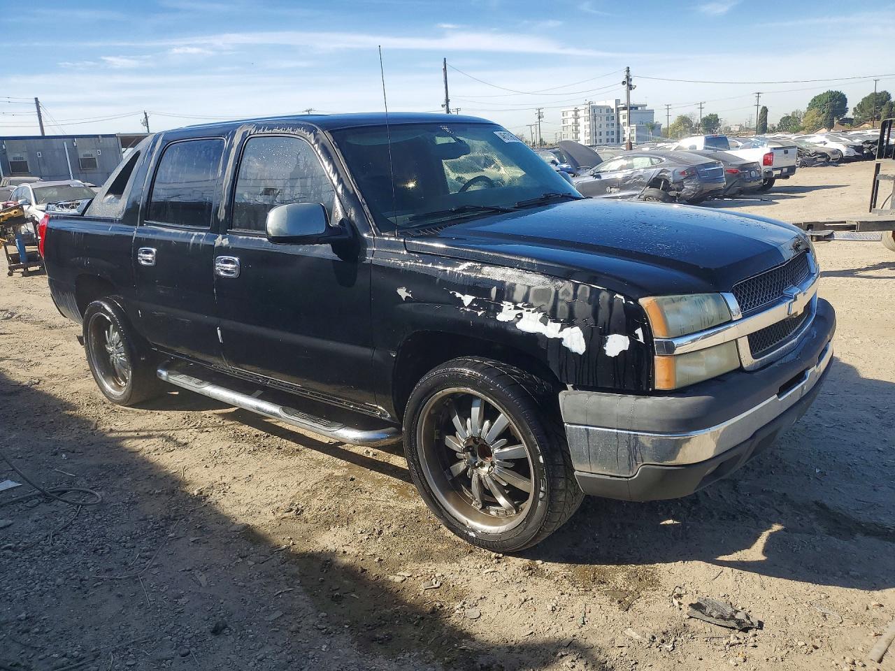 2004 Chevrolet Avalanche C1500 - Image 4