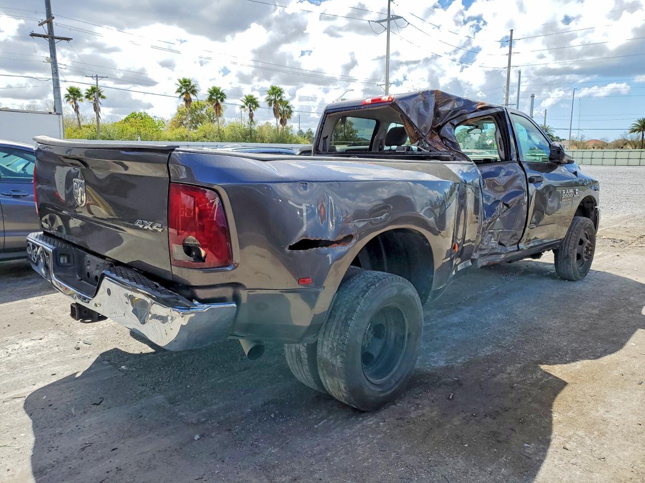 2018 Ram 3500 St - Фото 3