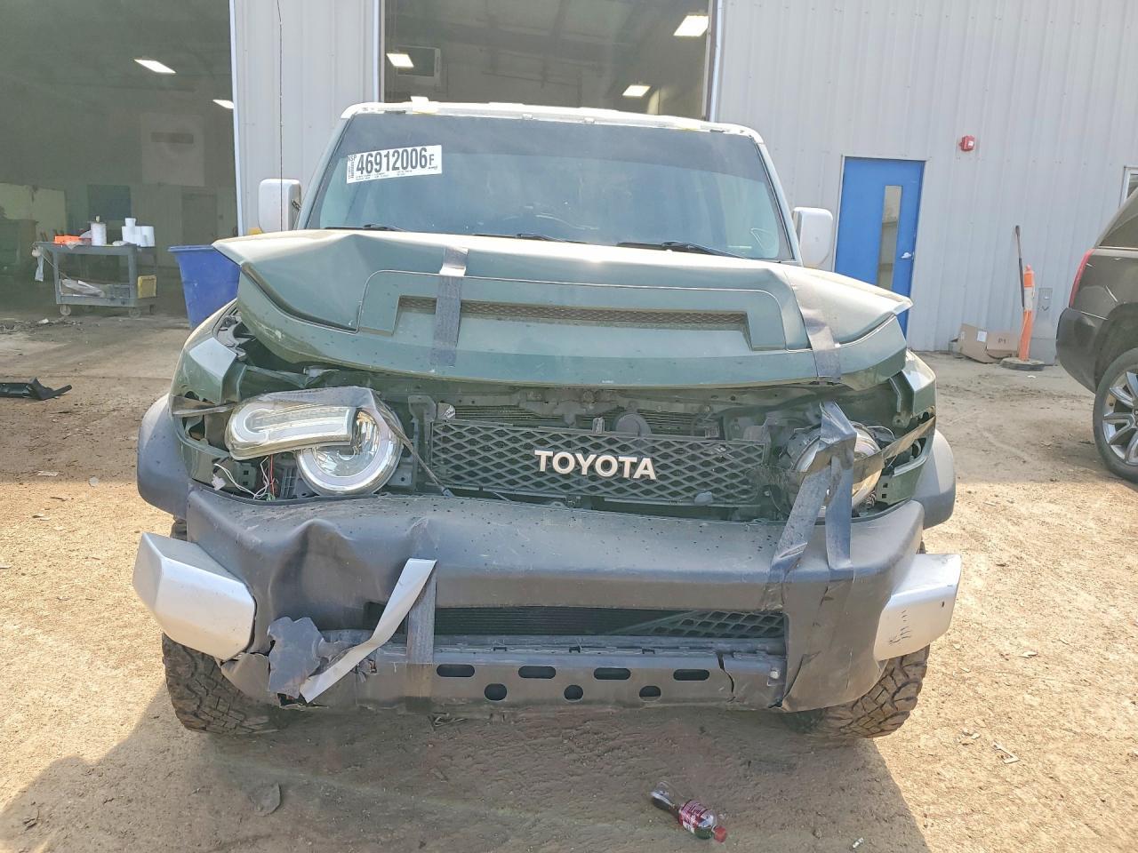 2013 Toyota Fj Cruiser Base - Image 5