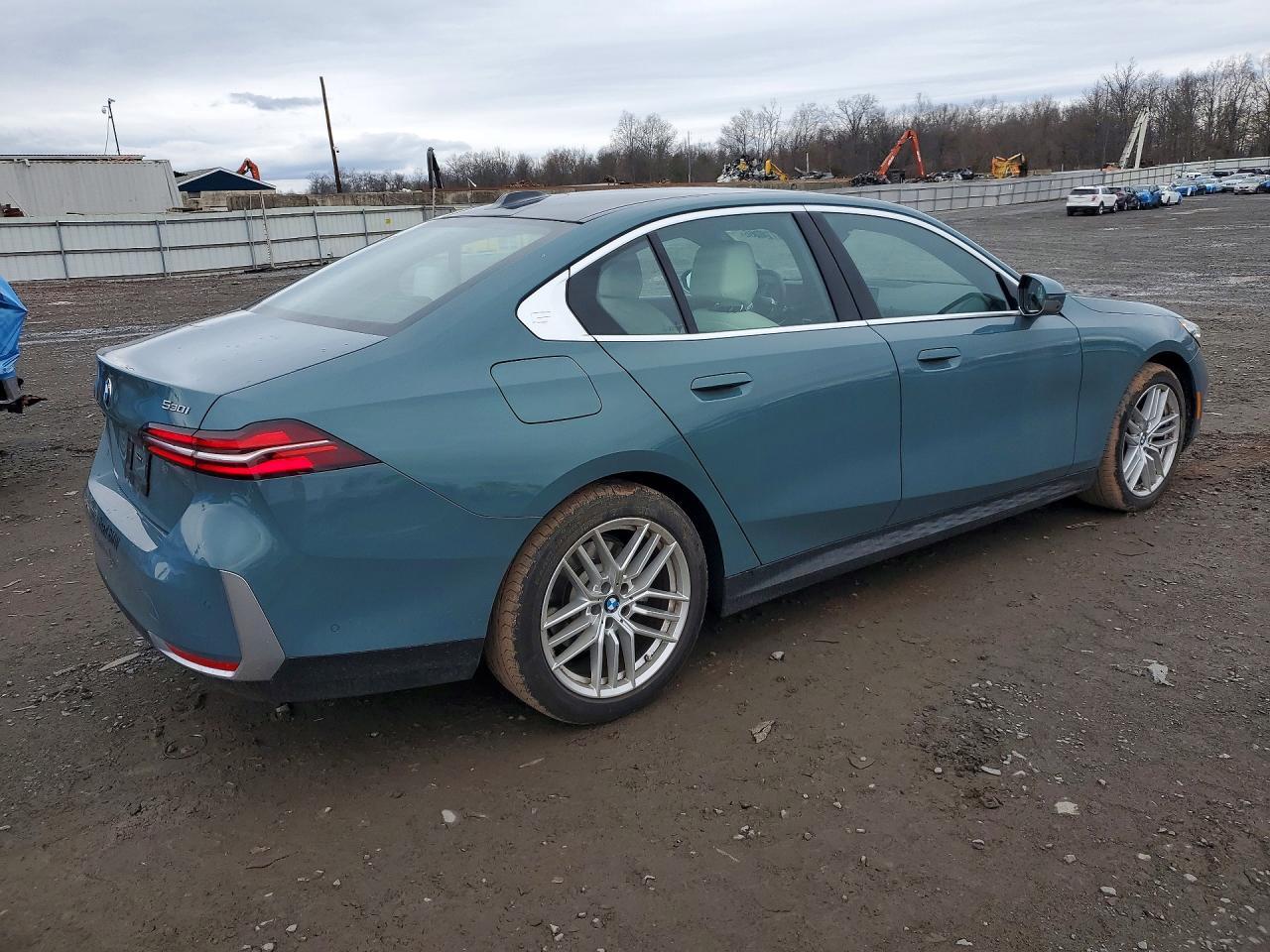 2025 BMW 530 Xi - Фото 3