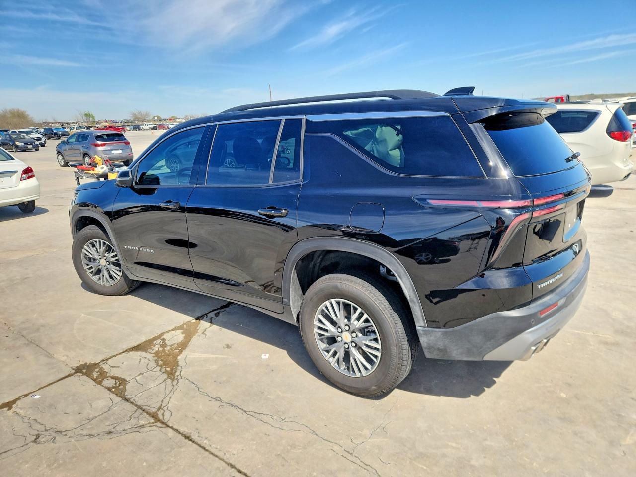 2025 Chevrolet Traverse Lt - Image 2