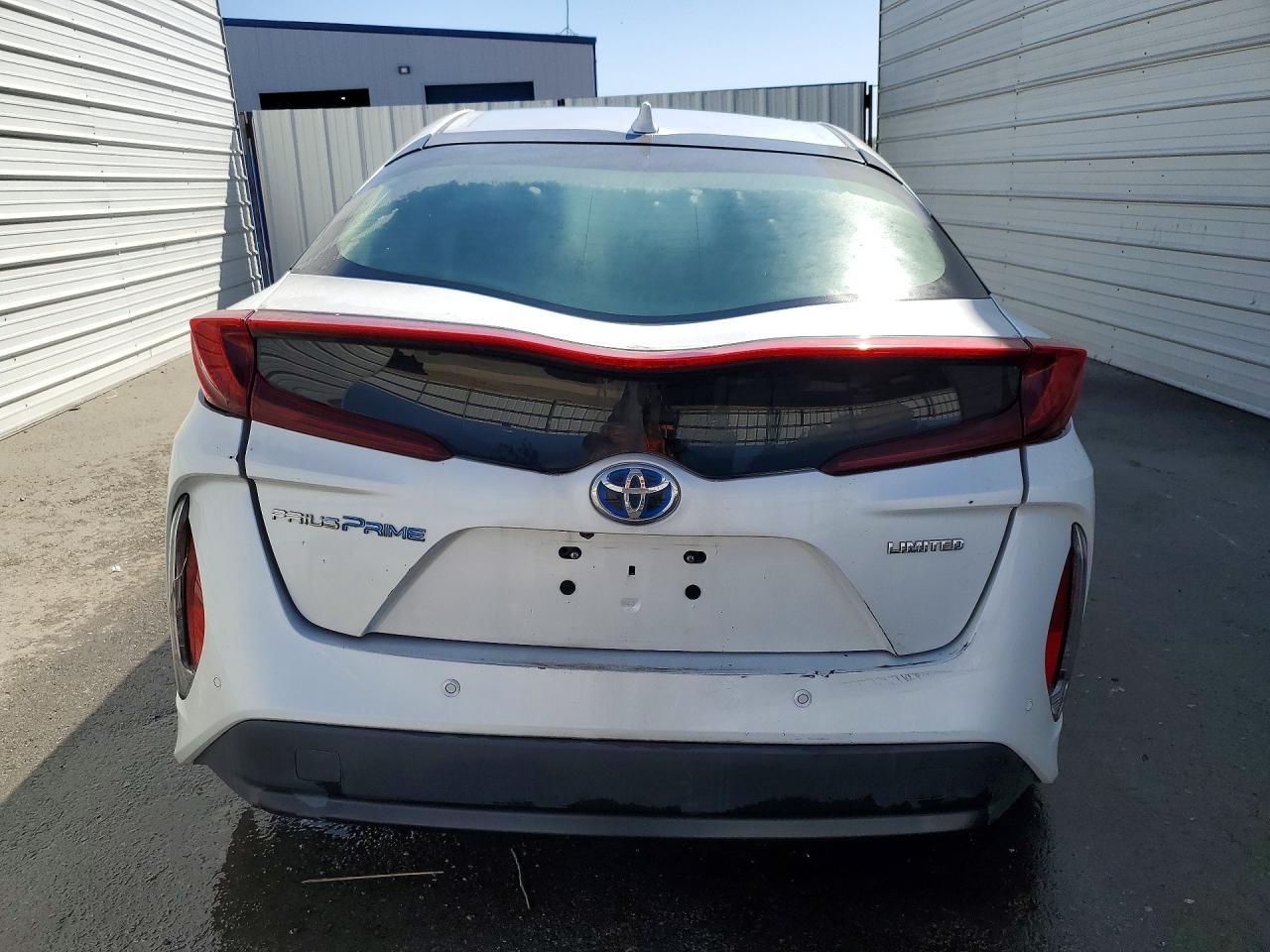 2021 Toyota Prius Prime Limited - Фото 6