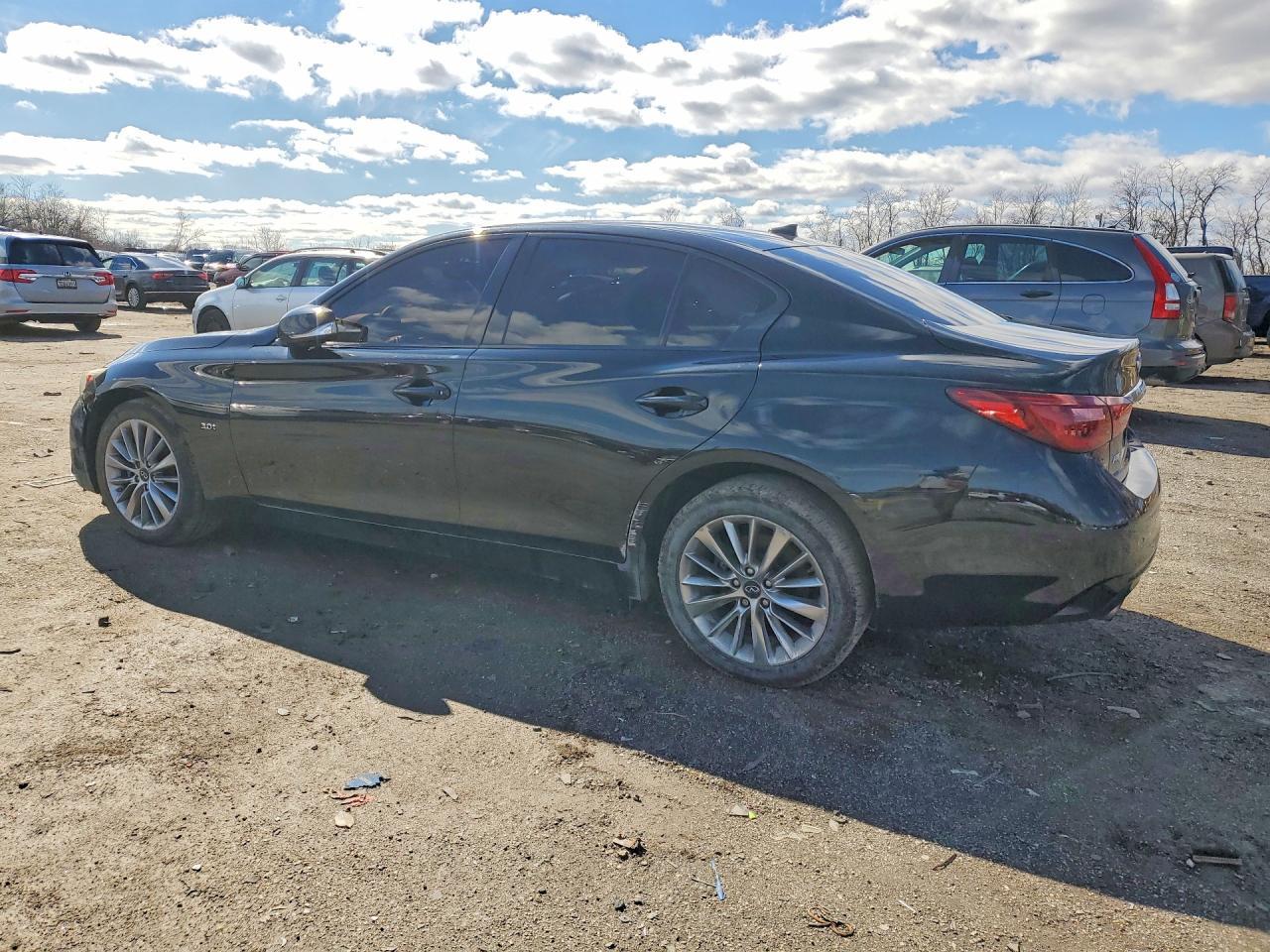 2018 Infiniti Q50 3.0T Luxe - Фото 2