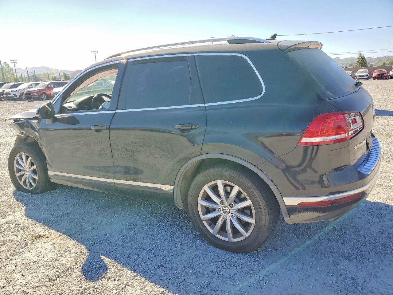 2015 Volkswagen Touareg V6 - Фото 2