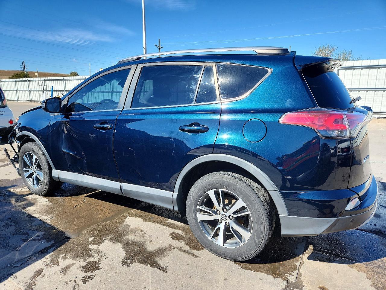 2017 Toyota Rav4 Xle - Фото 2