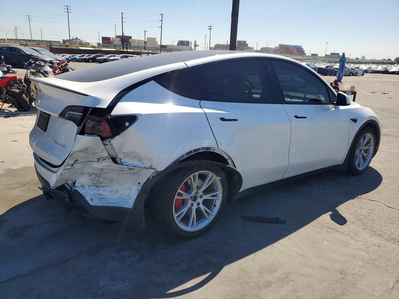 2022 Tesla Model Y - Фото 3