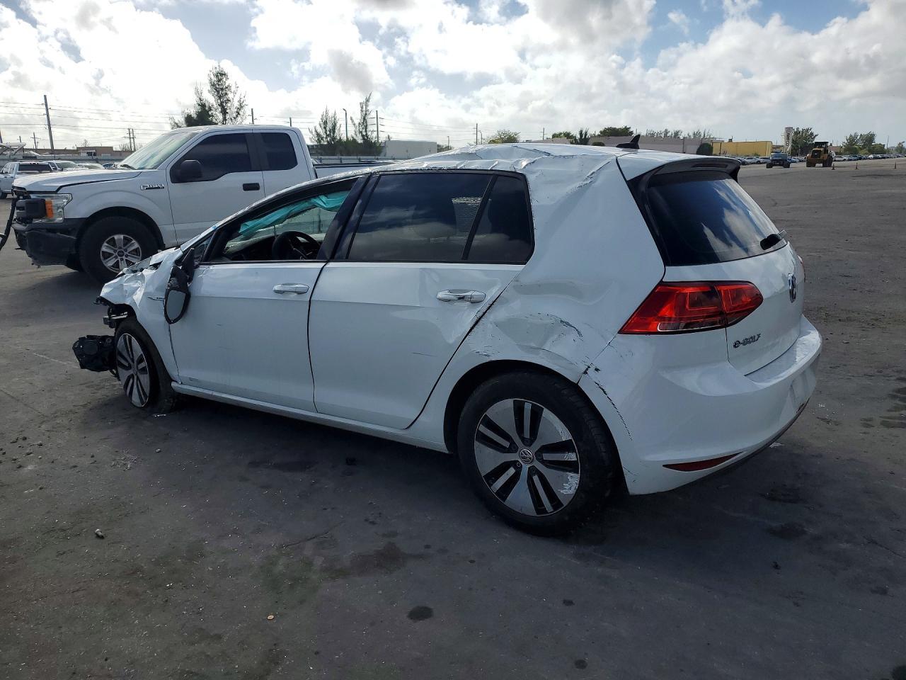 2016 Volkswagen E-Golf Se - Фото 2
