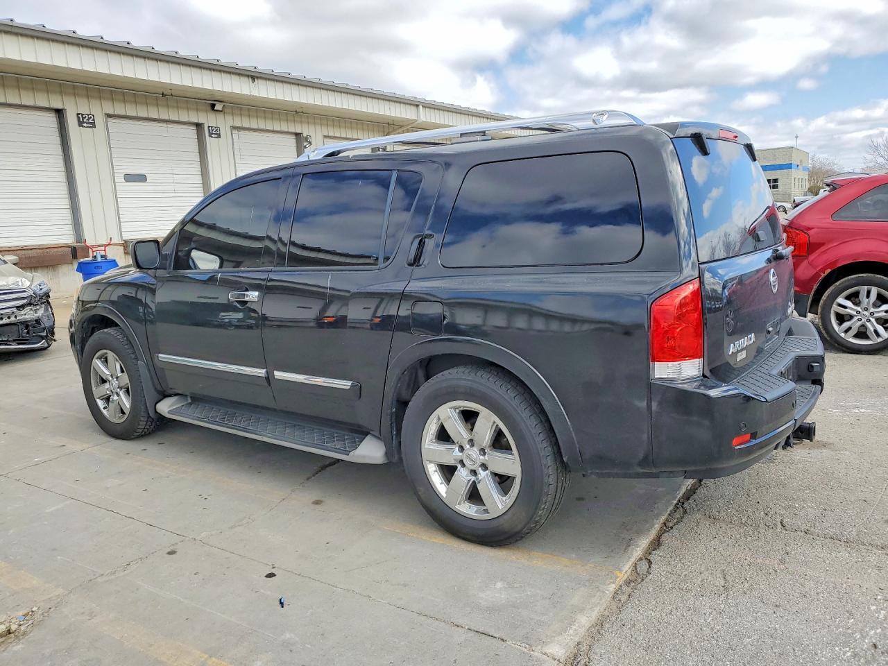 2014 Nissan Armada - Image 2