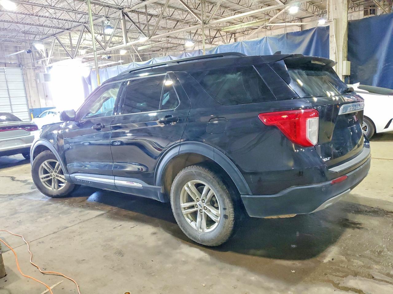 2022 Ford Explorer Xlt - Image 2