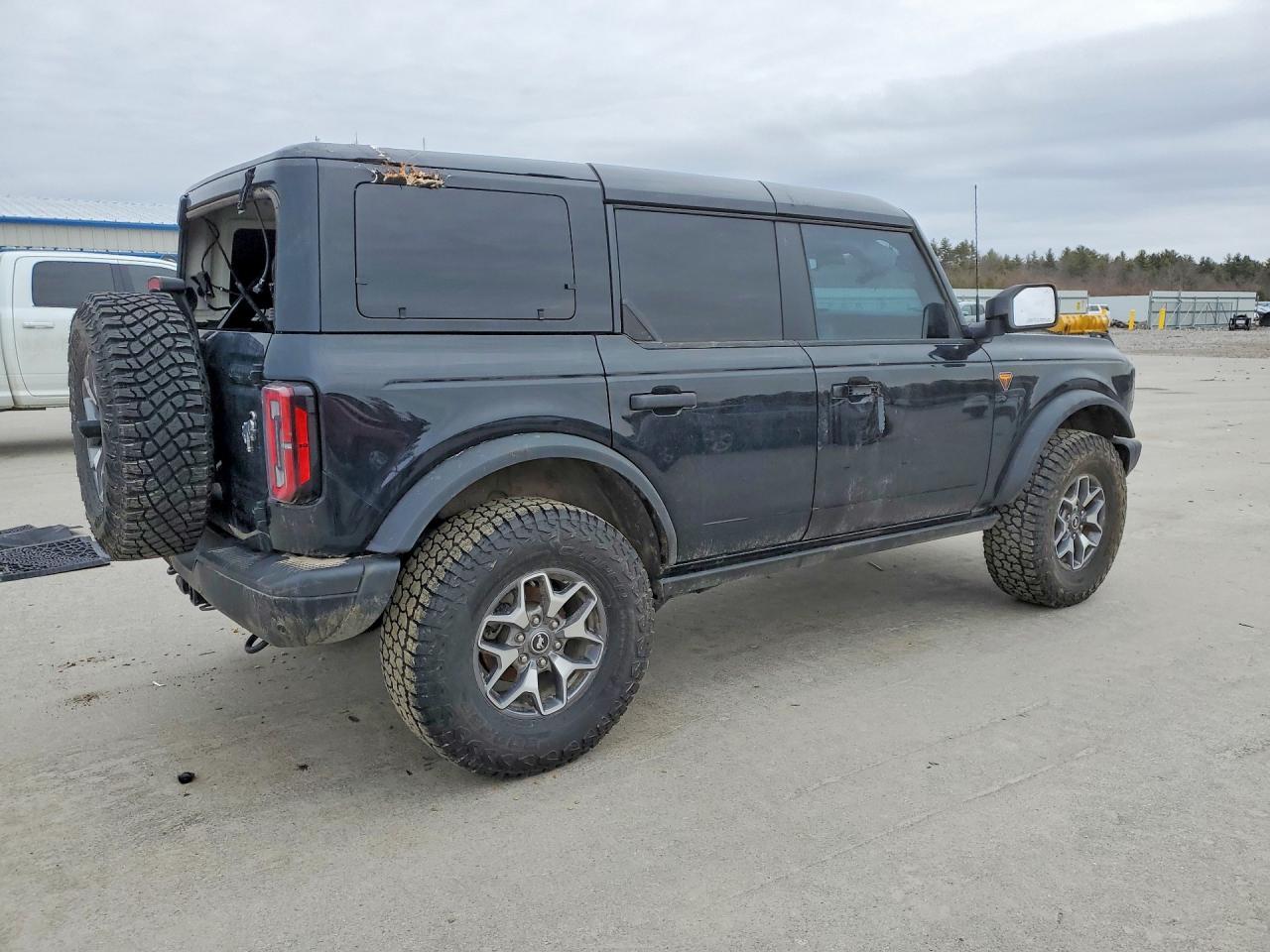 2025 Ford Bronco Badlands - Фото 3